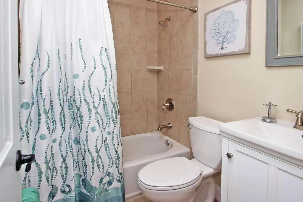 Apartment Cute 2 Bedroom, 2 Bath At Folly Field *