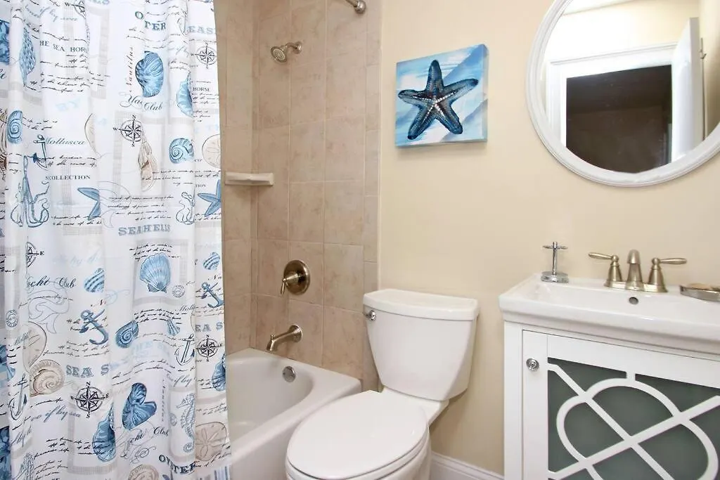 Apartment Cute 2 Bedroom, 2 Bath At Folly Field *