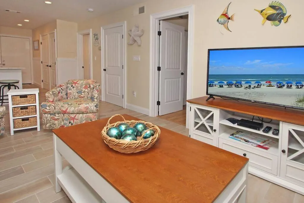 Apartment Cute 2 Bedroom, 2 Bath At Folly Field *