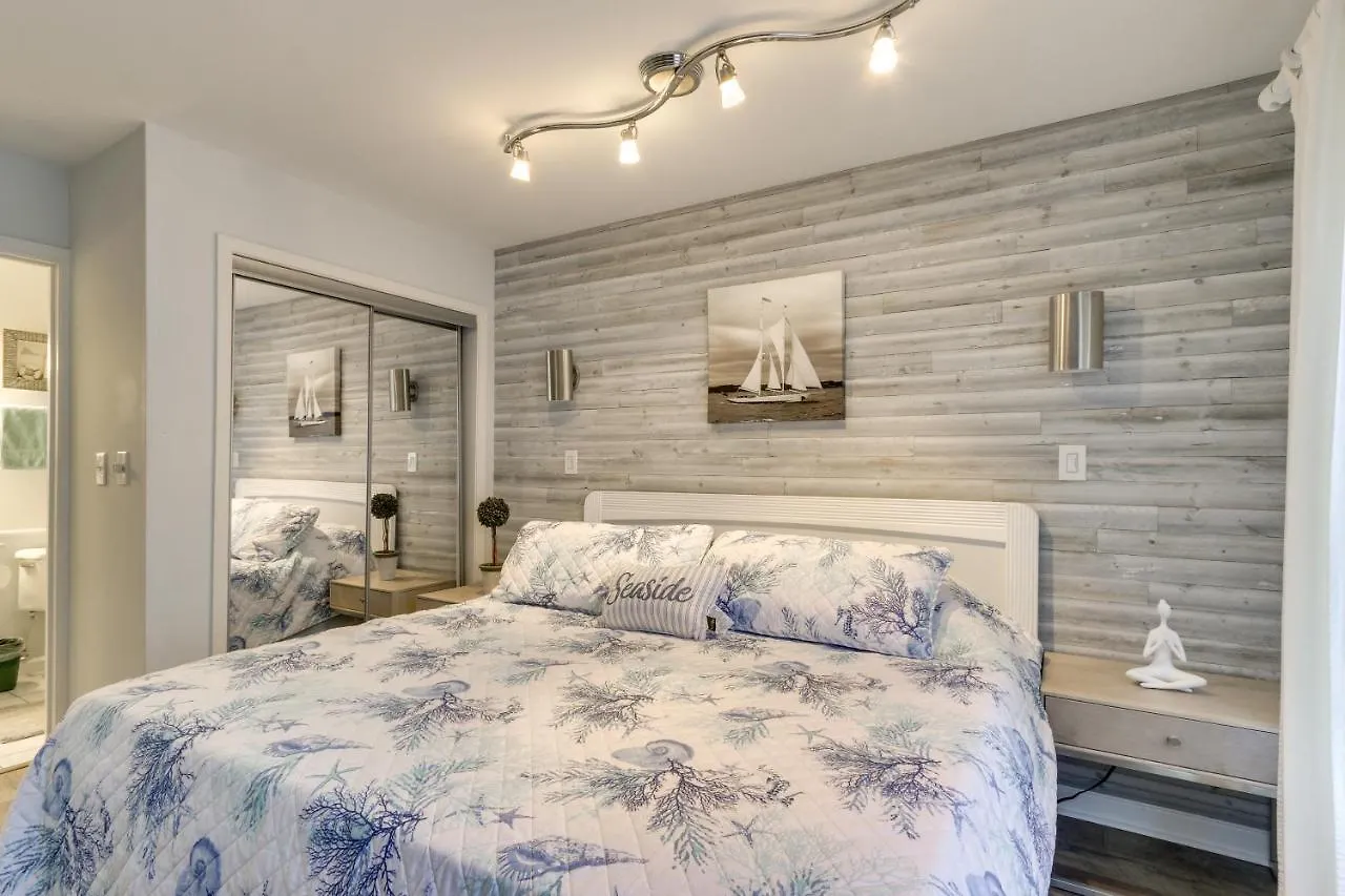 Hilton Head Screened Balcony, Beach Access! Apartment *