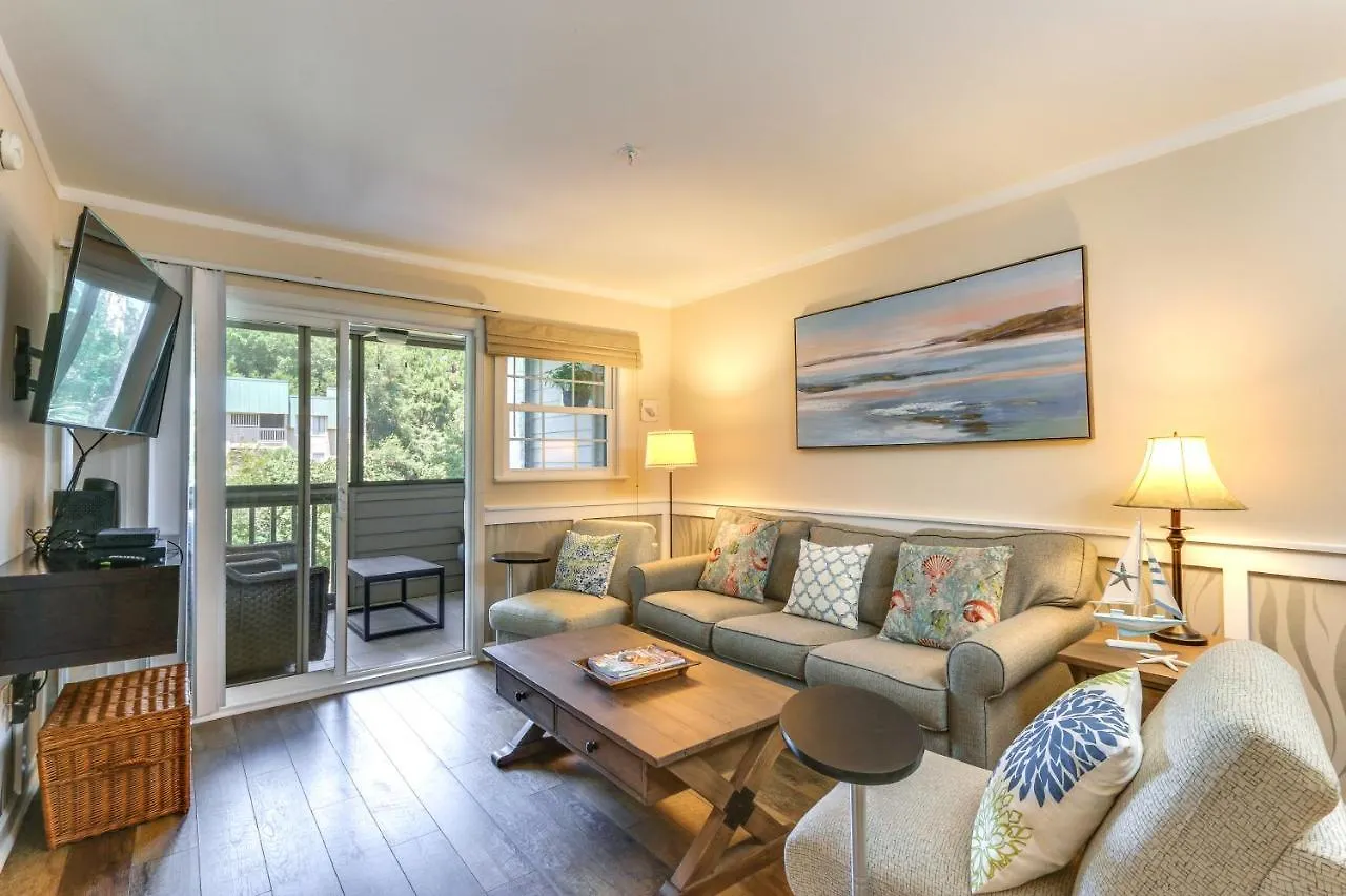 Hilton Head Screened Balcony, Beach Access!