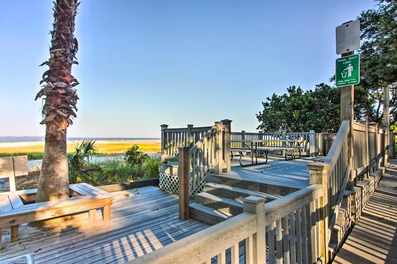 Hilton Head Screened Balcony, Beach Access! Apartment *