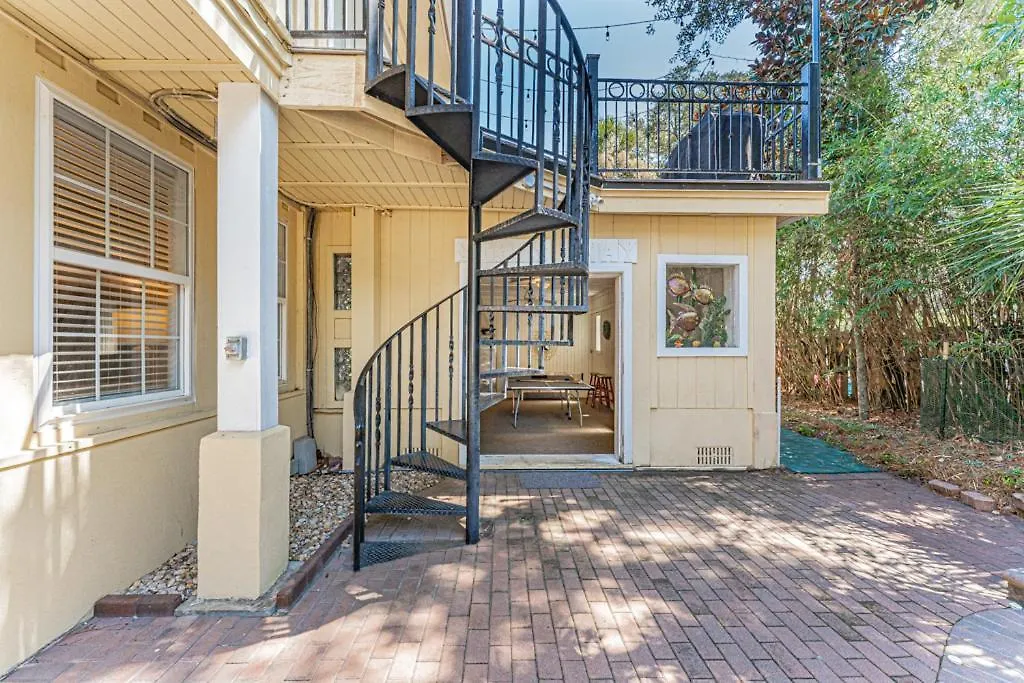 Steps To The Renovated Walk To Everything Holiday home Hilton Head Island