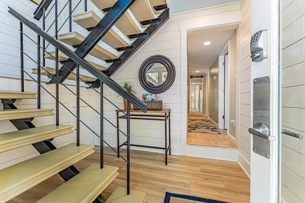 Steps To The Renovated Walk To Everything Holiday home Hilton Head Island