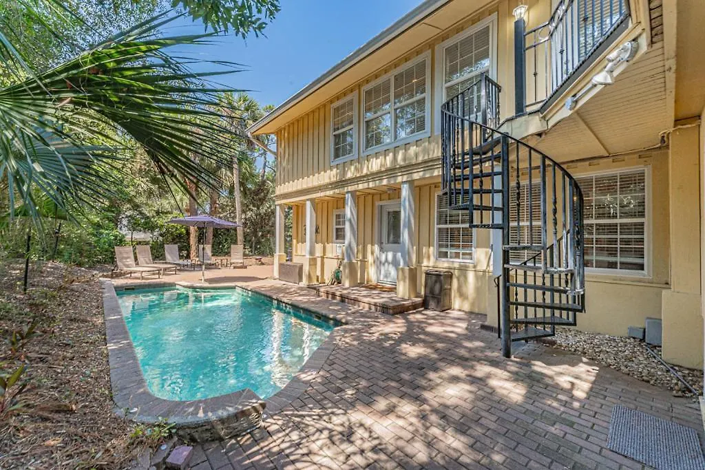 Steps To The Renovated Walk To Everything * Hilton Head Island