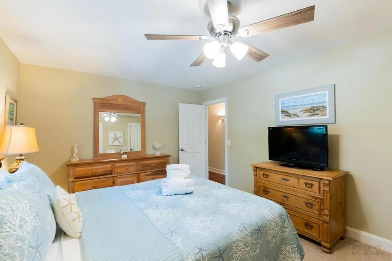 1 Tupelo Holiday home