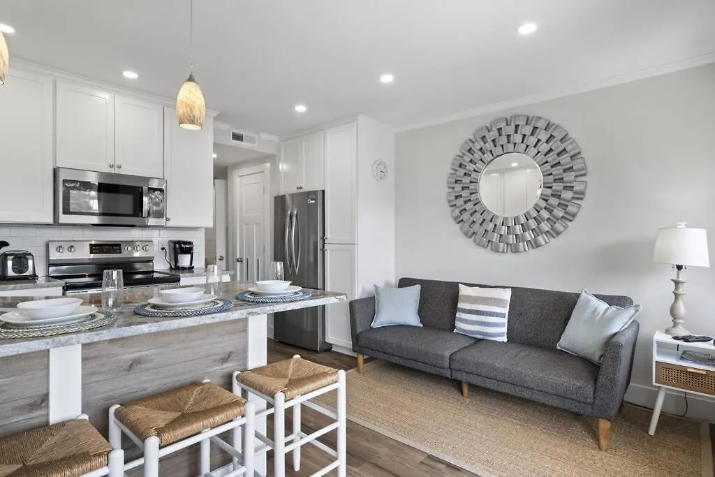 Apartment Tranquility On The Water - 2 Bedroom! *
