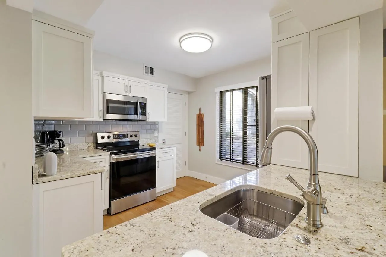901 Cutter Court 3 Bedroom Harbourtown * Hilton Head Island