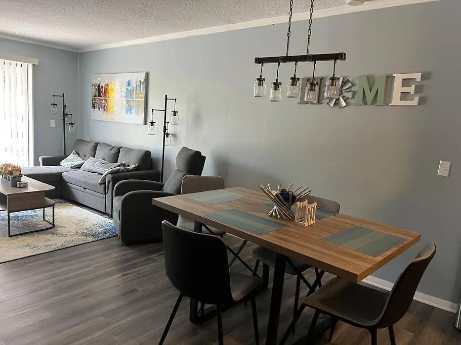 2022 Renovated 2-bdrm Cozy, Lovely W/parking! *