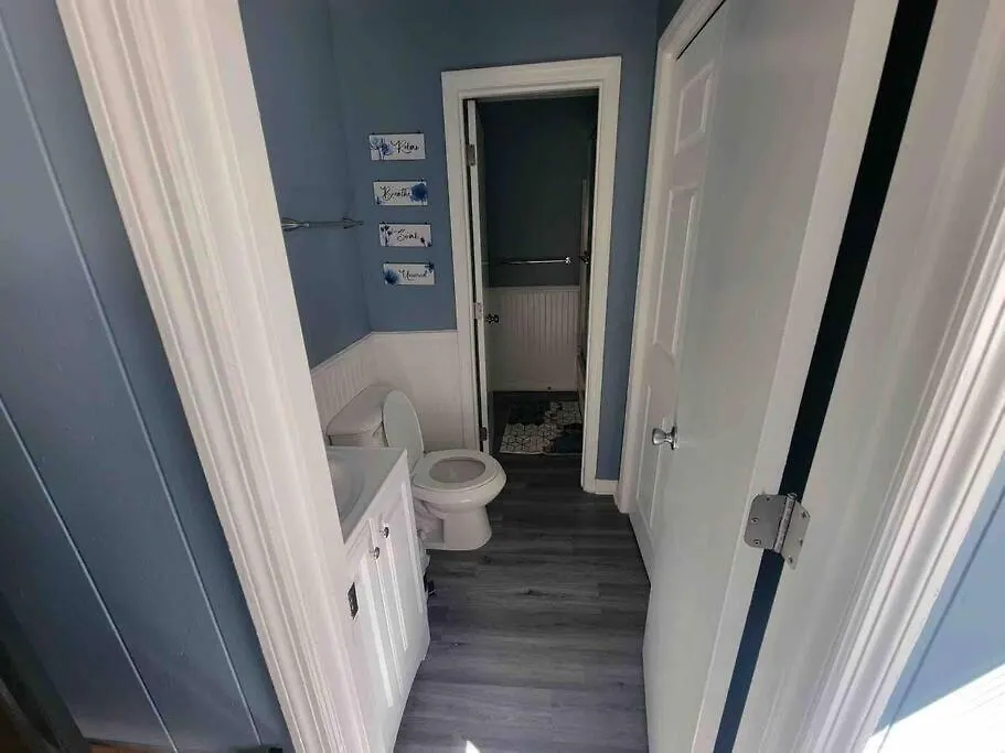 2022 Renovated 2-bdrm Cozy, Lovely W/parking! *