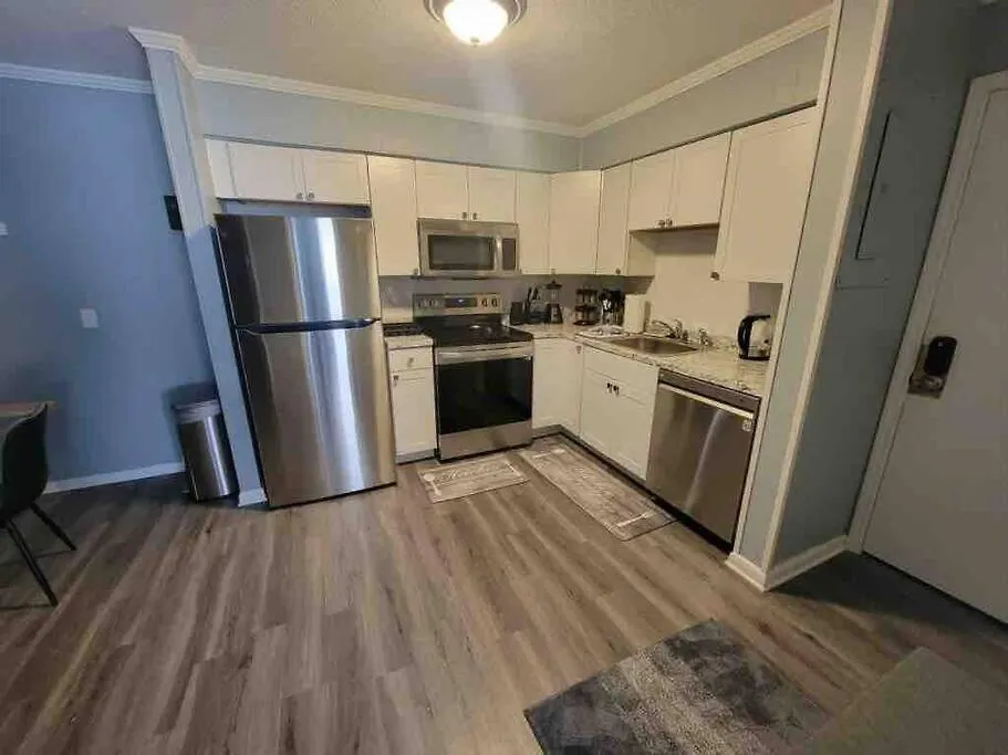 Apartment 2022 Renovated 2-bdrm Cozy, Lovely W/parking! Hilton Head Island