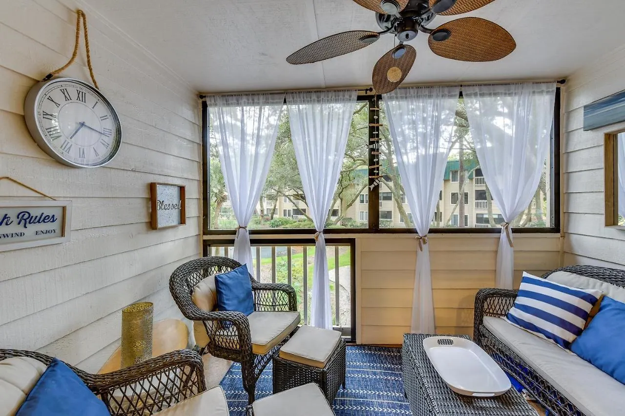 Hilton Head With Porch - Walk To And Pool!