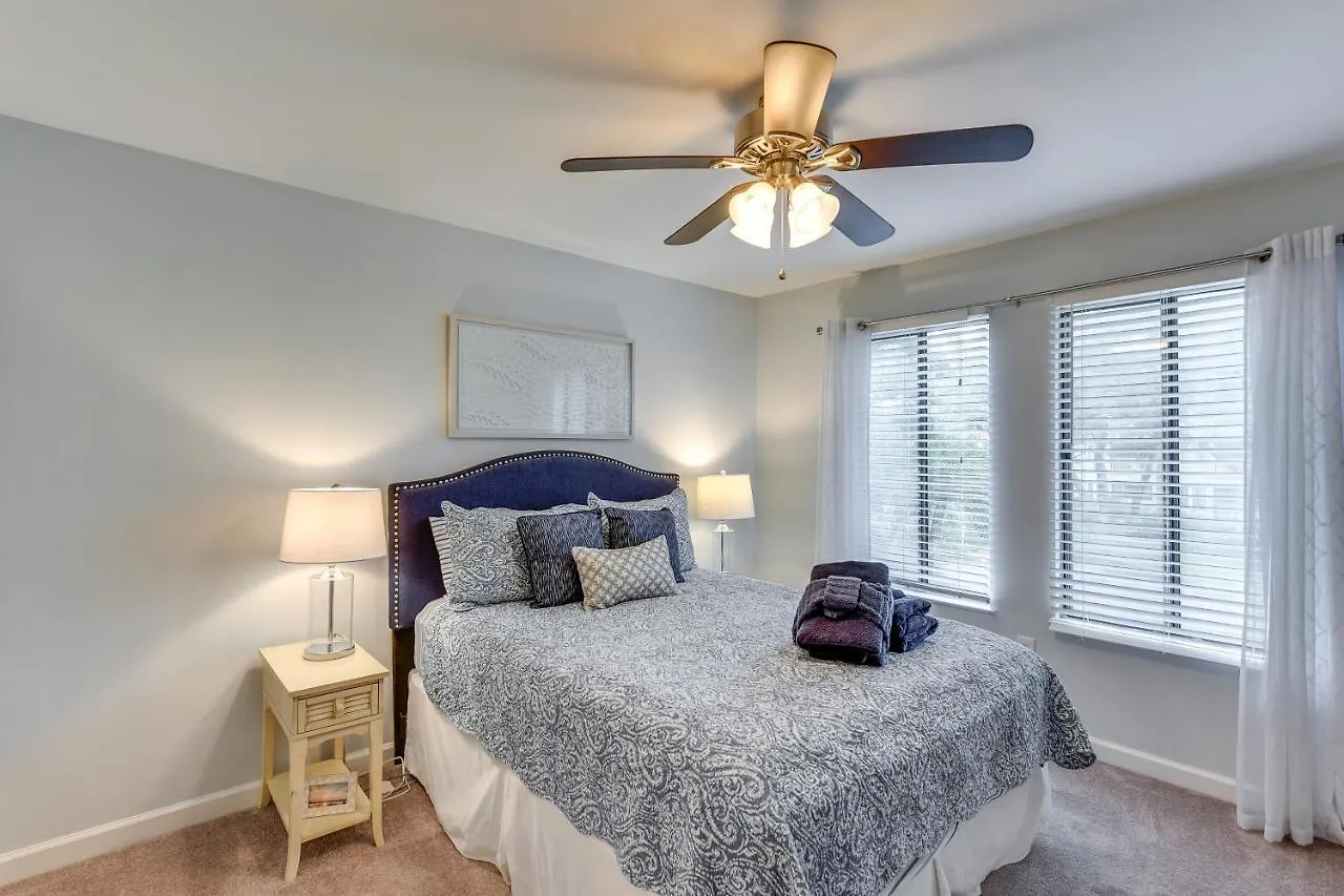Apartment Hilton Head With Porch - Walk To And Pool!