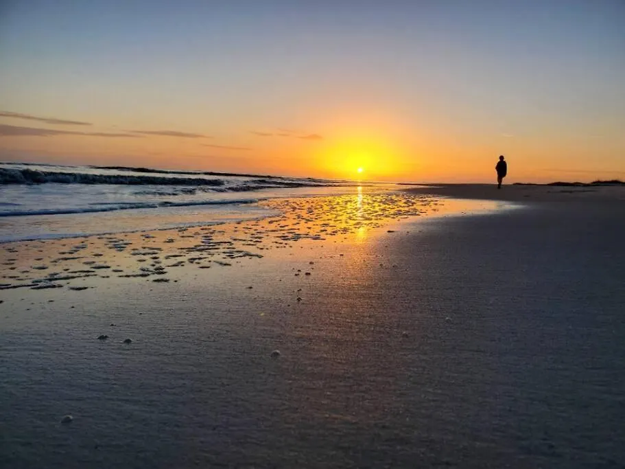 Stylish, Renovated Coastal Haven On Hilton Head! Apartment Hilton Head Island