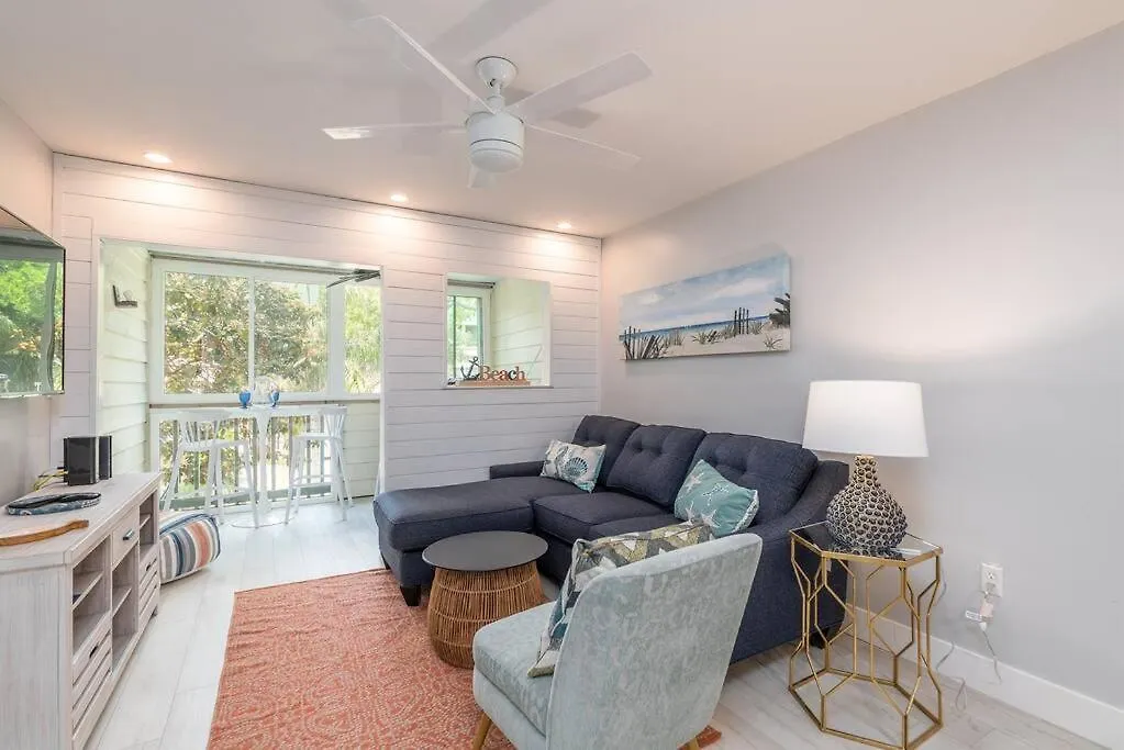 Stylish, Renovated Coastal Haven On Hilton Head! Apartment Hilton Head Island