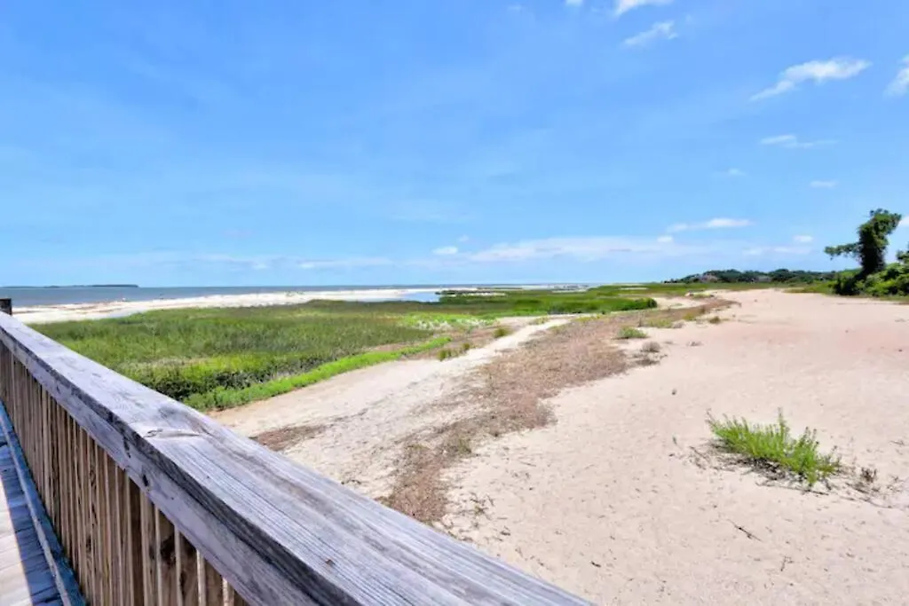 Stylish, Renovated Coastal Haven On Hilton Head! *