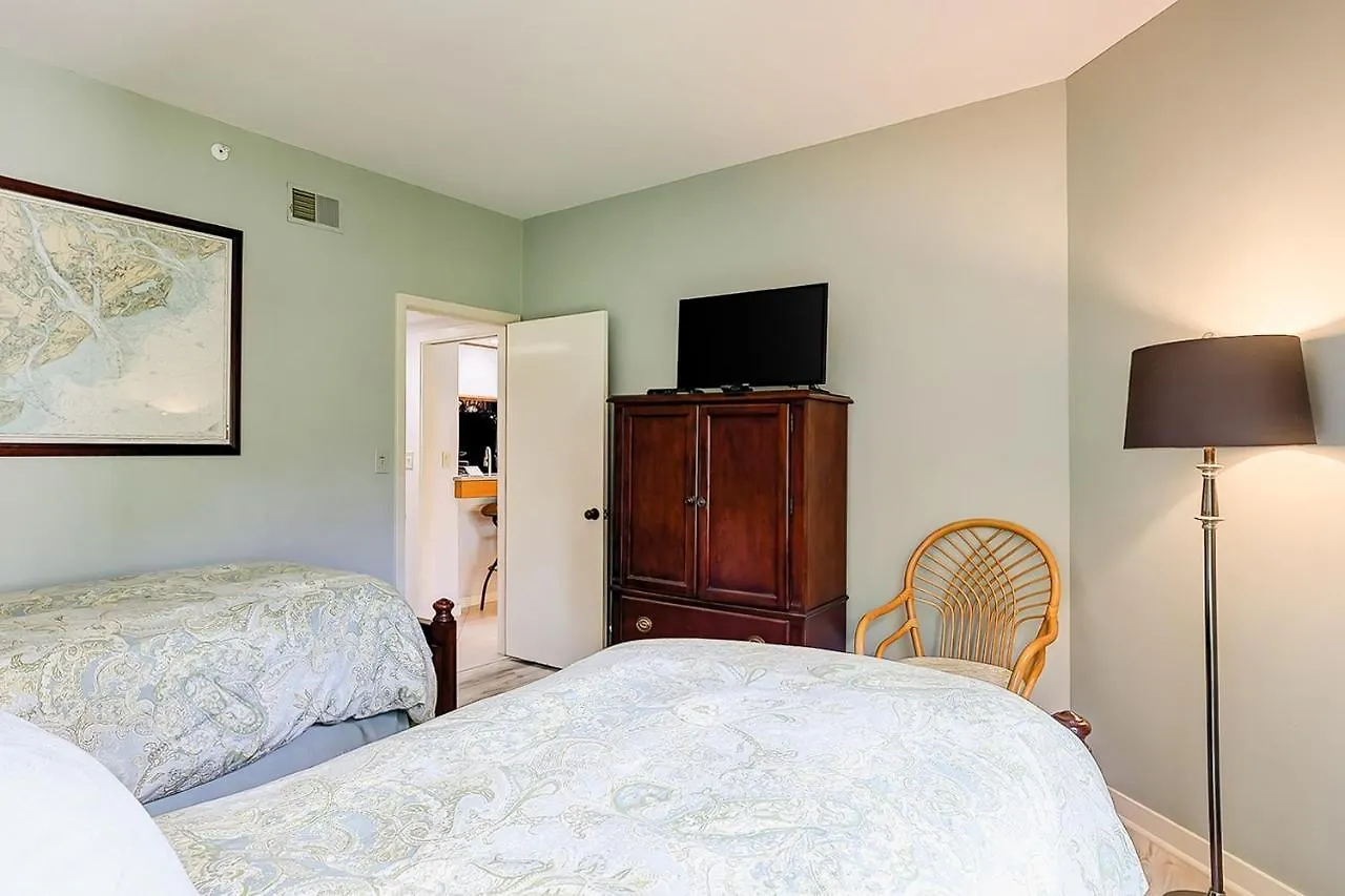 Barrington Arms 107 Apartment *
