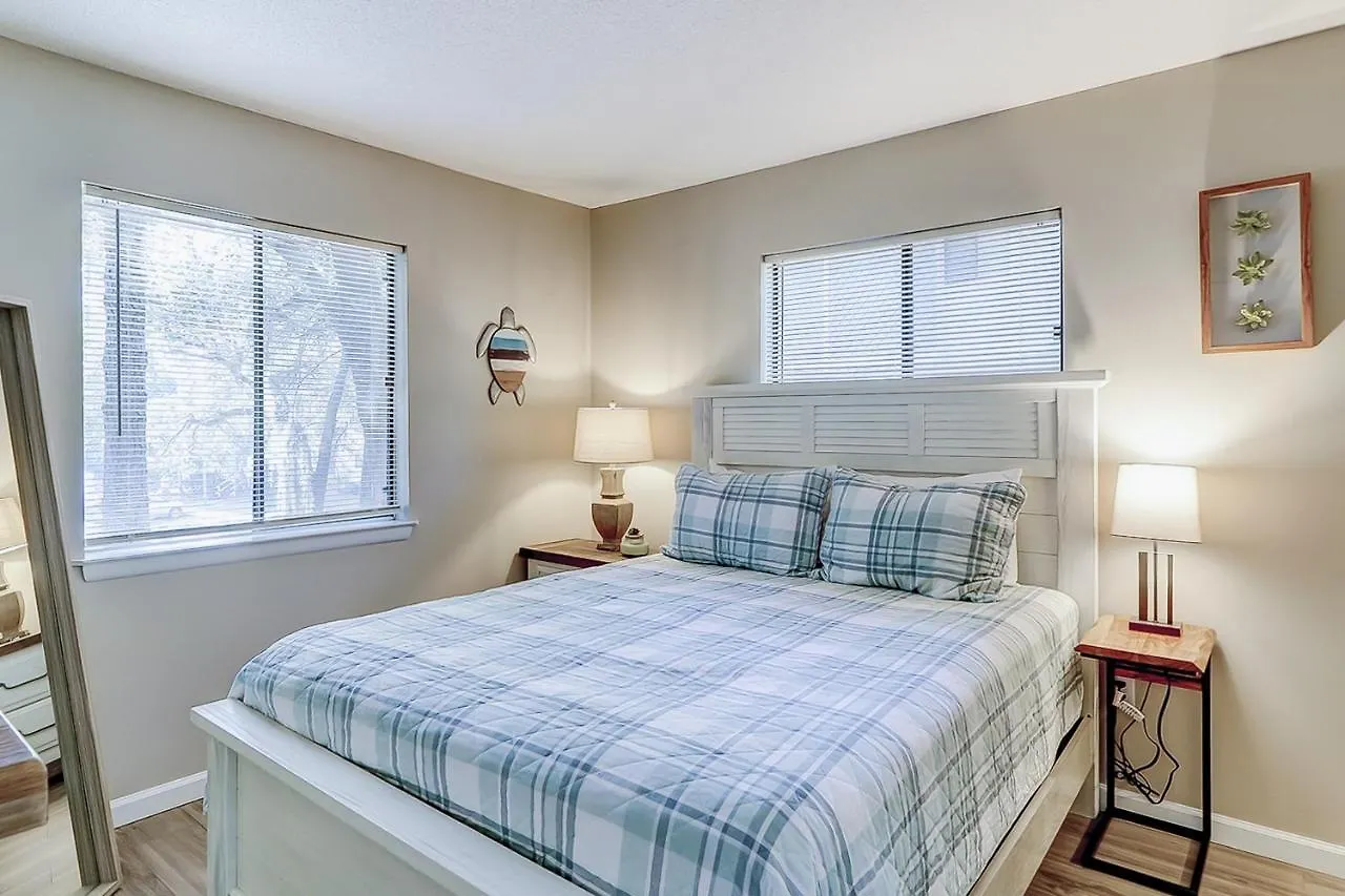 Apartment Fiddlers Cove 15f *