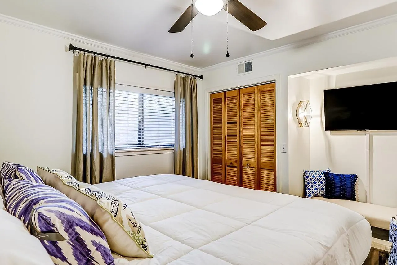 Tanglewood 502 Apartment