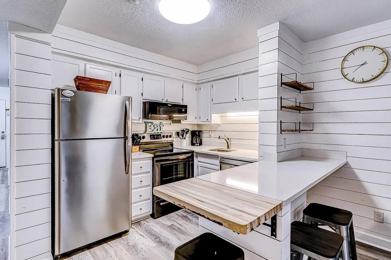 Carolina Club, Unit 126 Apartment