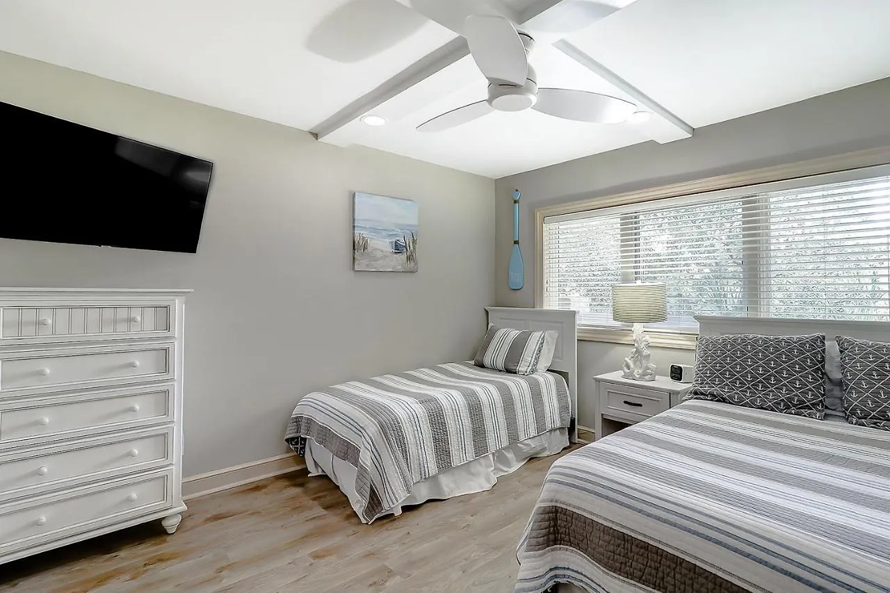 Shorewood 311 Apartment *