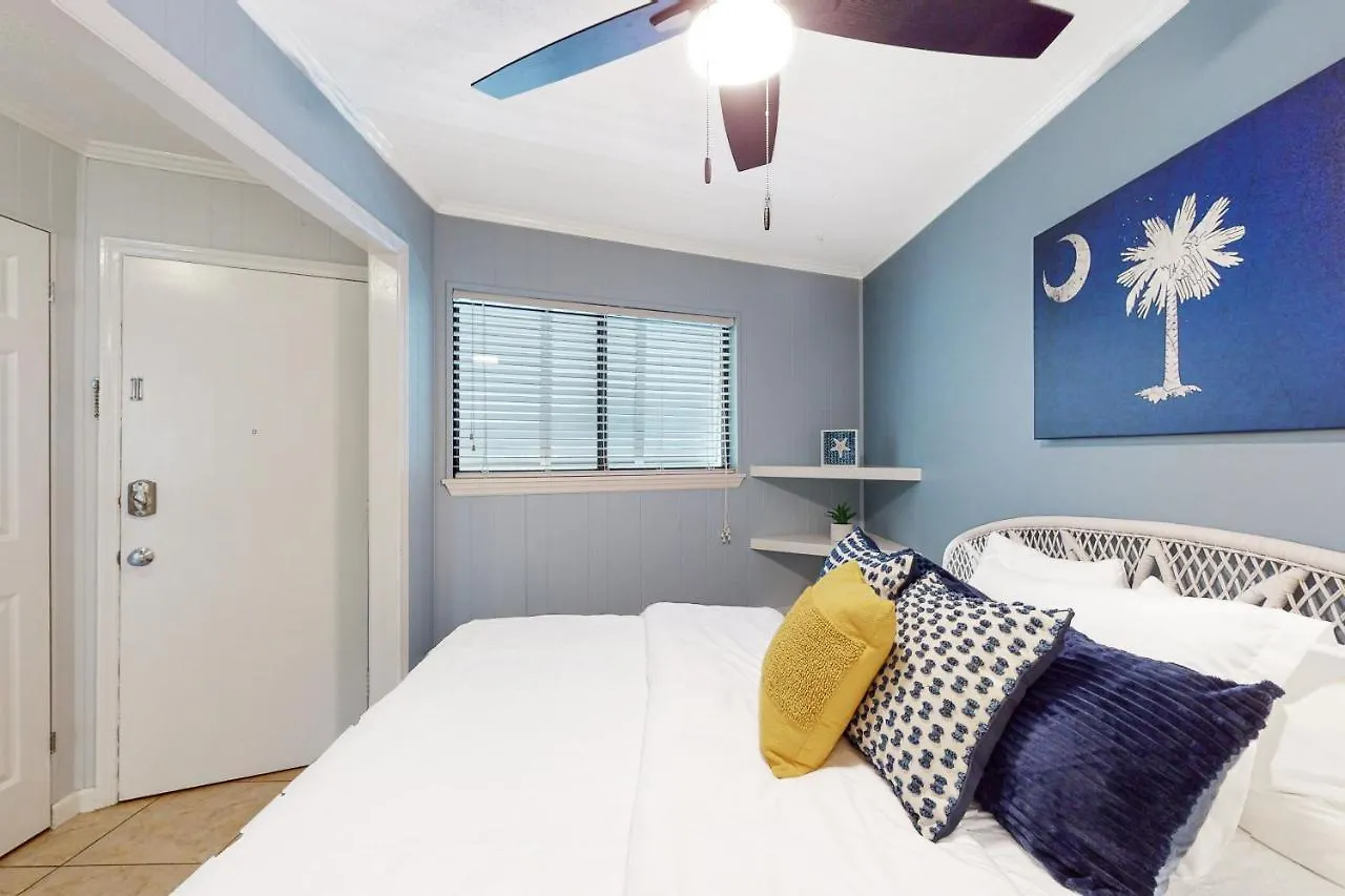 Sea Side 108 Apartment *