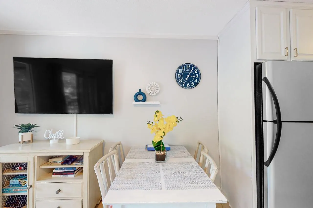 Sea Side 108 Apartment *