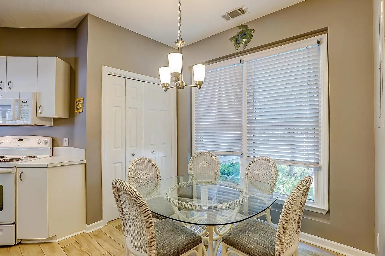 Ocean Breeze 37 Apartment *