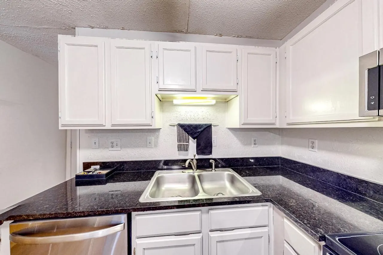 Apartment On Port Royal Sound 2219