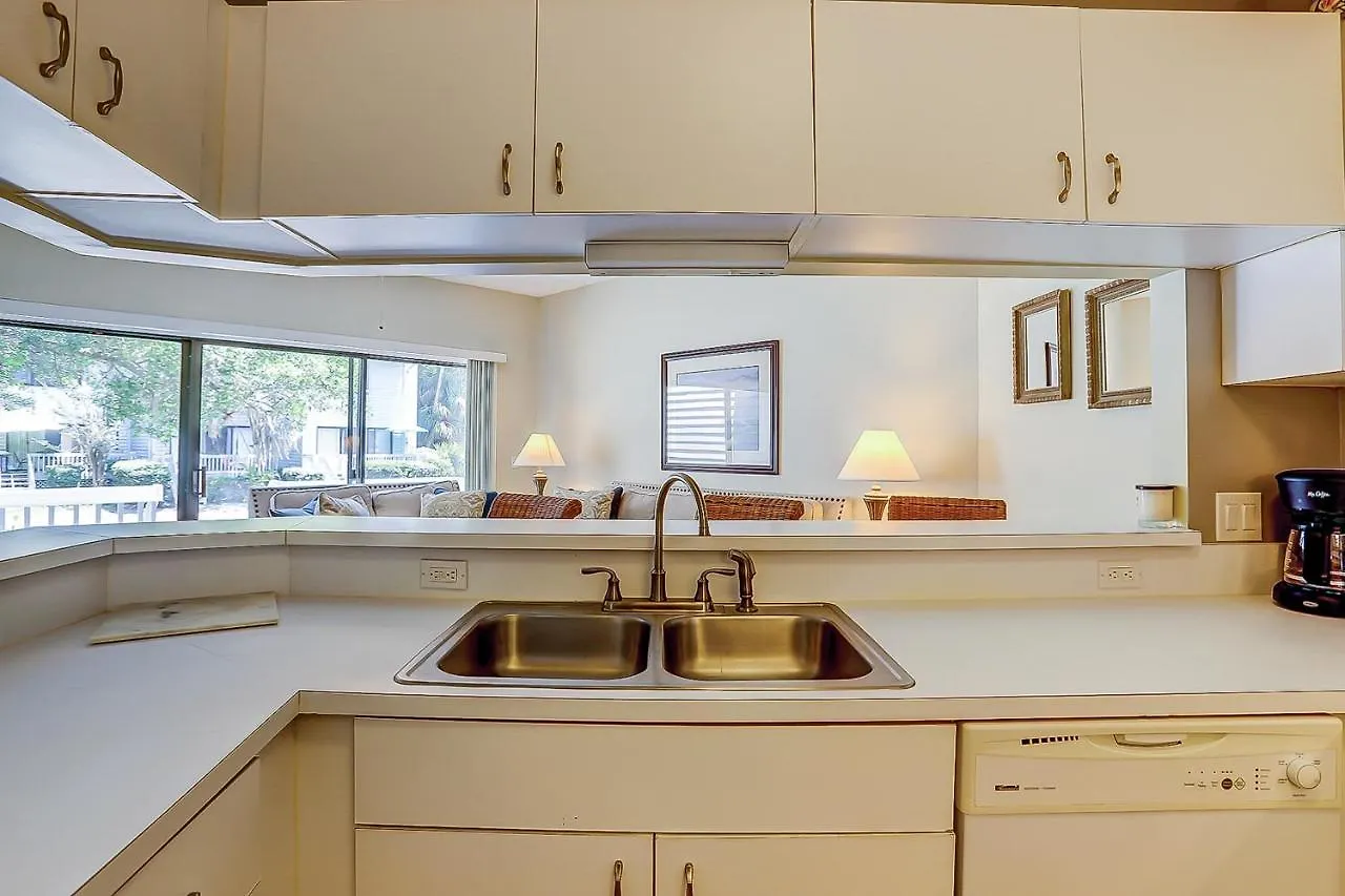 Ocean Breeze 37 Apartment *