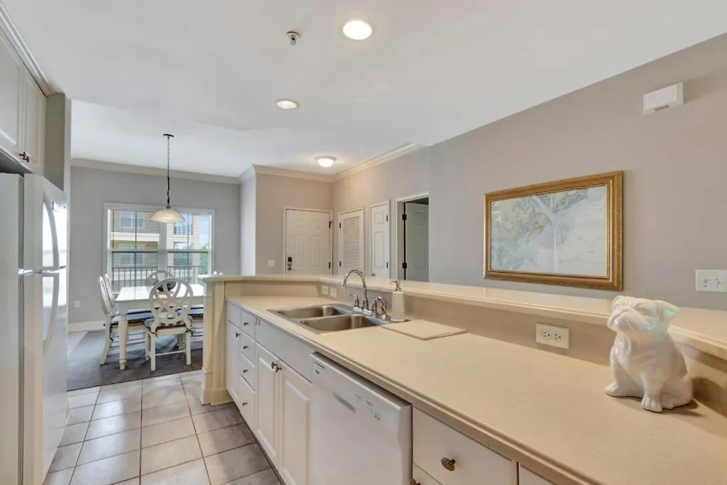 Apartment Shorenugh - Bright With Rooftop Pool Next To Coligny Plaza