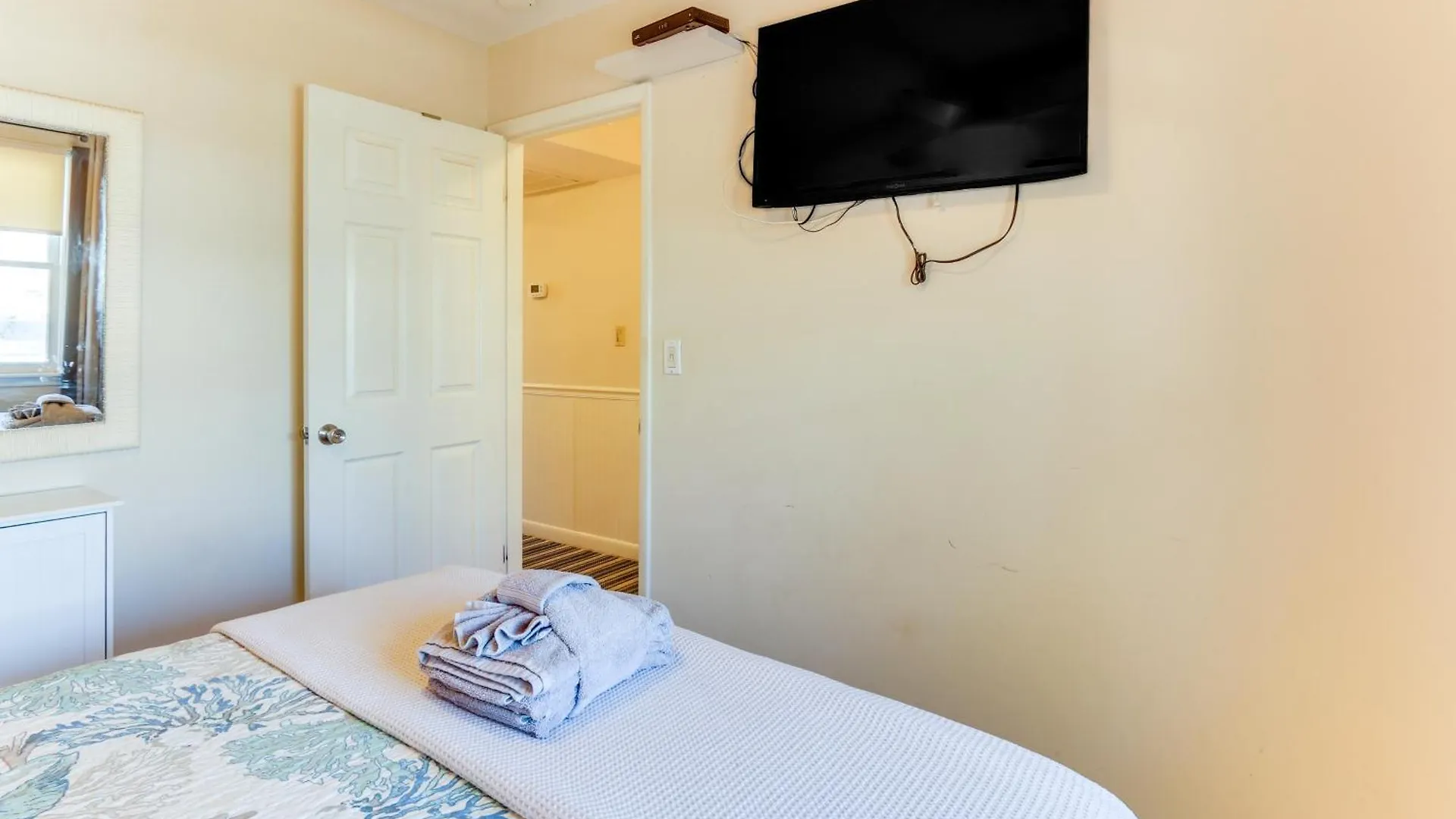 Beachfront With Ocean-view Balcony! Hilton Head Island