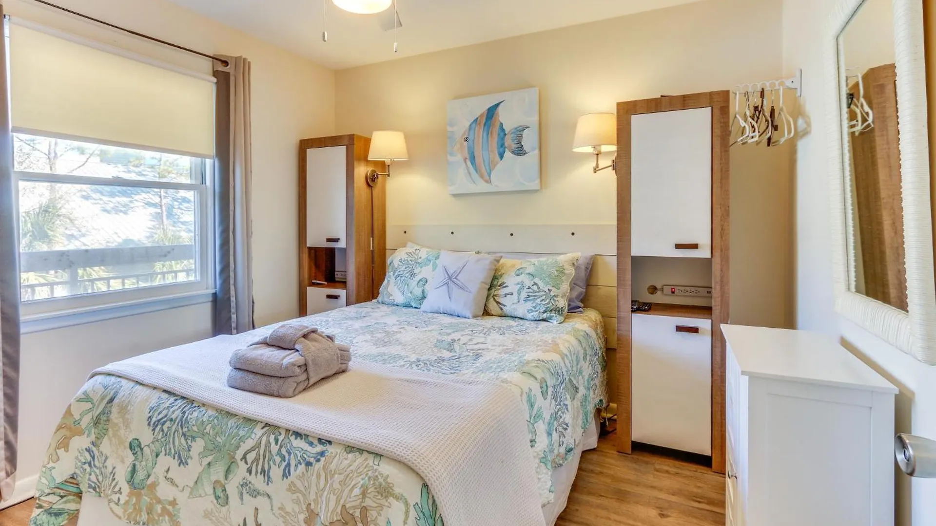 Apartment Beachfront With Ocean-view Balcony! Hilton Head Island