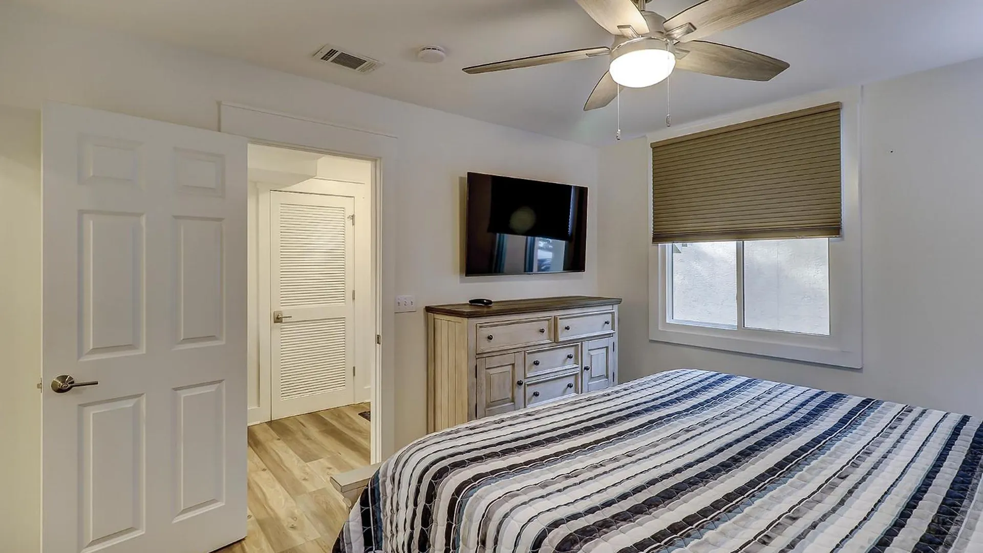 Clipper Court 815