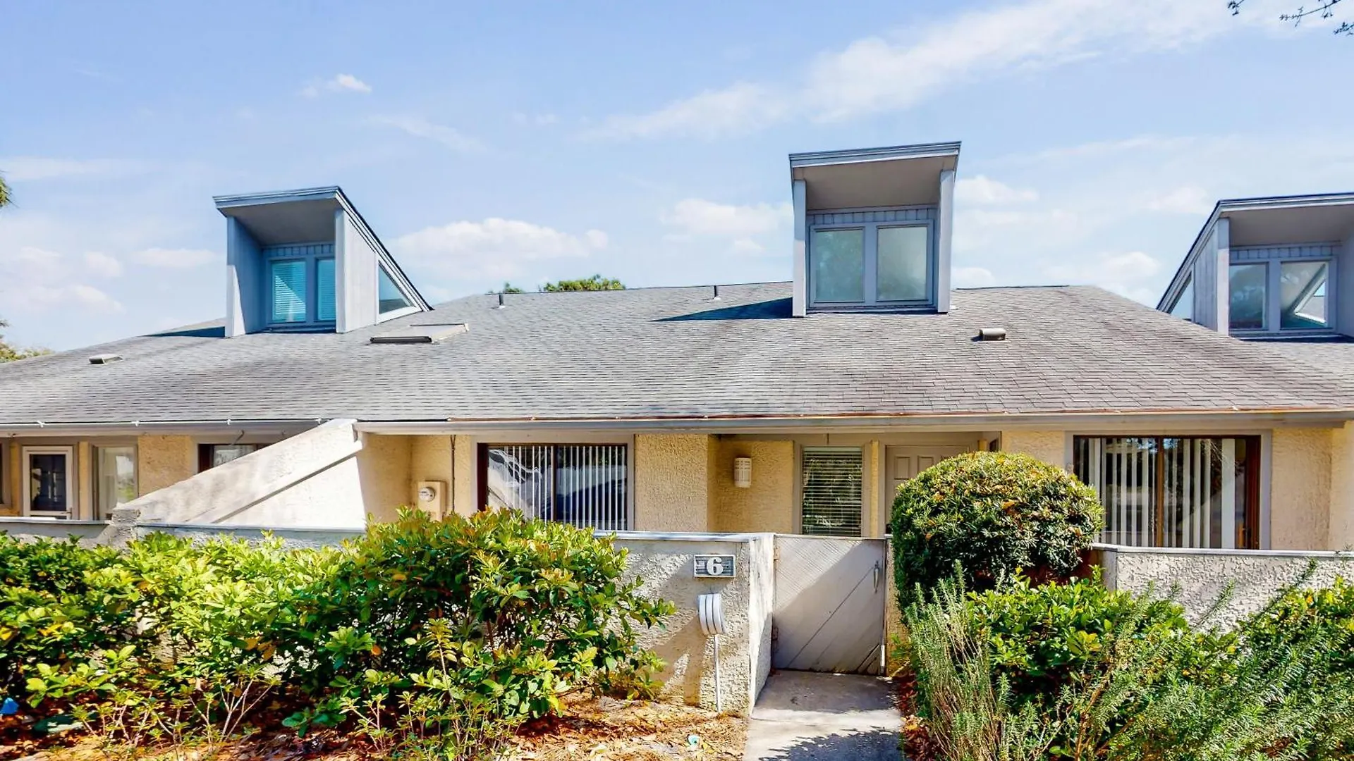 Townhouse Manor 6