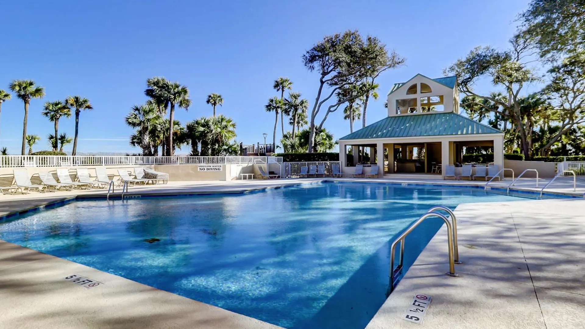 201 Barrington Arms Holiday home