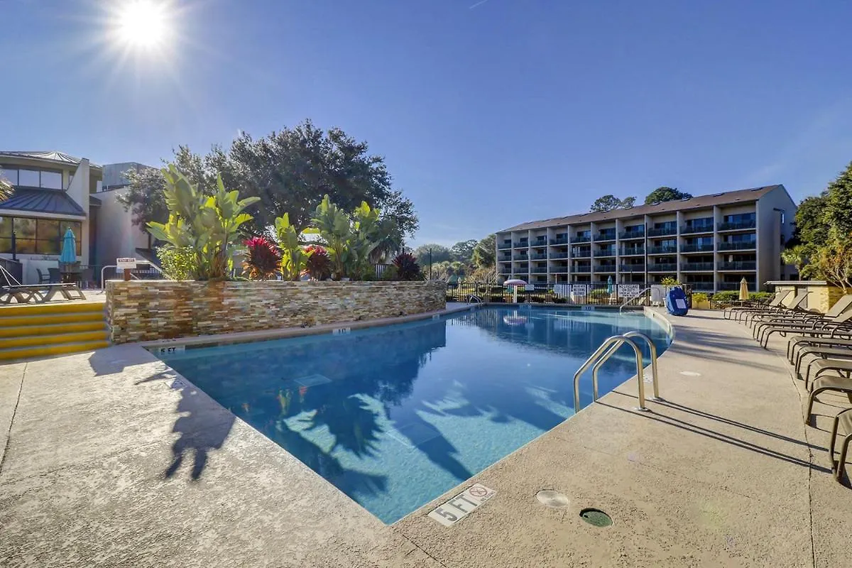Island Club 114