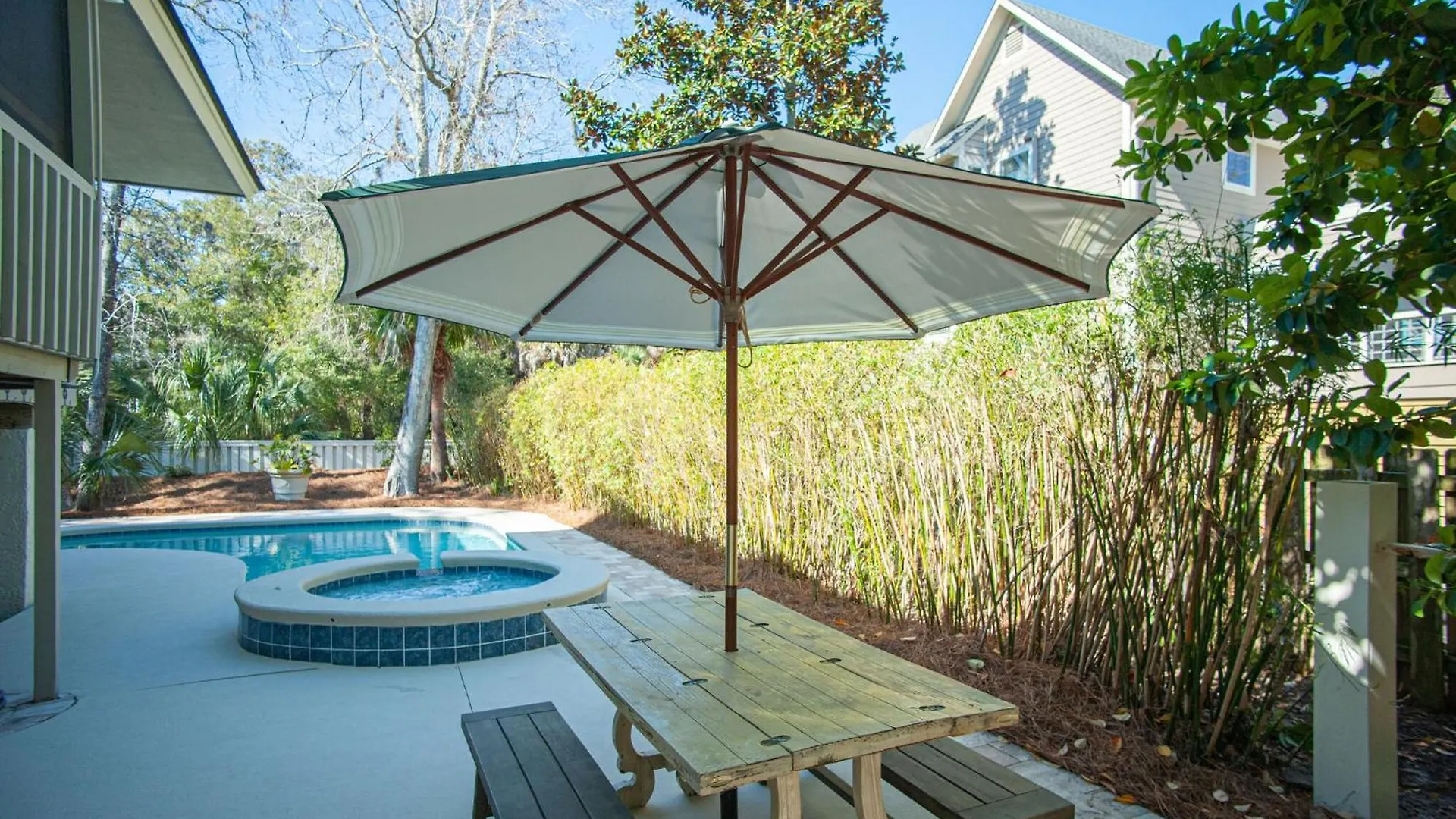 1 Lark Street 4th Row Ocean Private Pool Pet Friendly Near The Ocean, Shops & Restaurants Holiday home Hilton Head Island