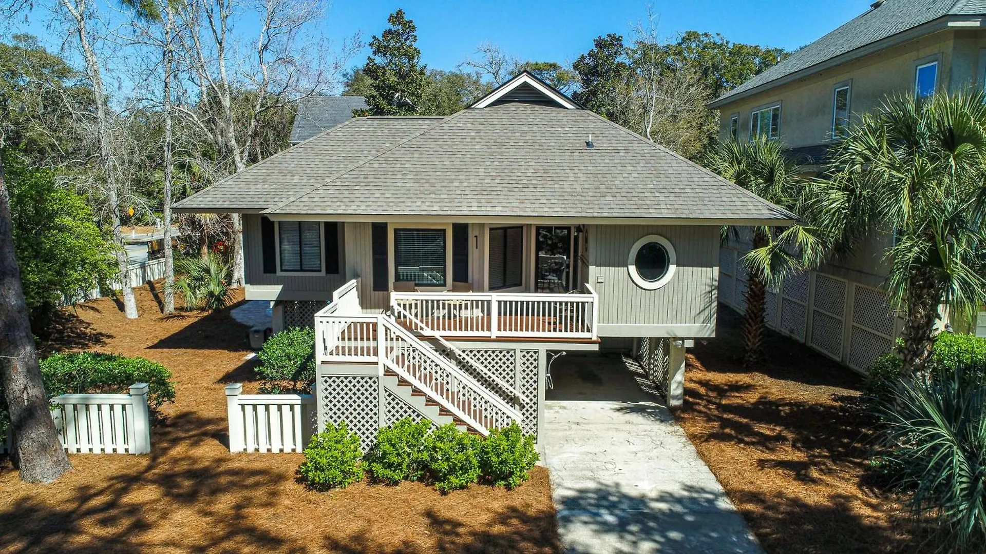 1 Lark Street 4th Row Ocean Private Pool Pet Friendly Near The Ocean, Shops & Restaurants Holiday home *