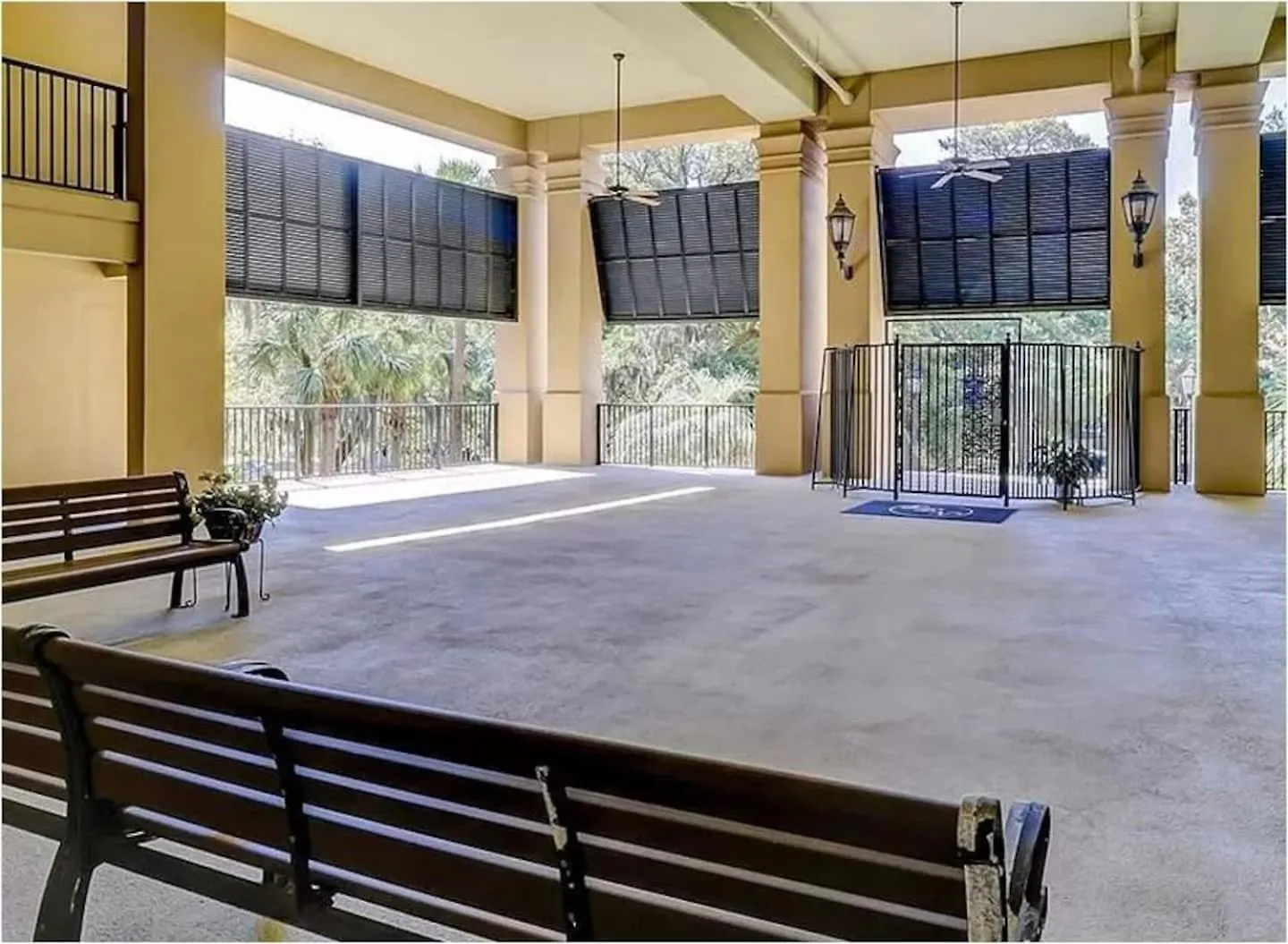 Coligny Beach, Pools, & Shops- Few Steps Away Hilton Head Island