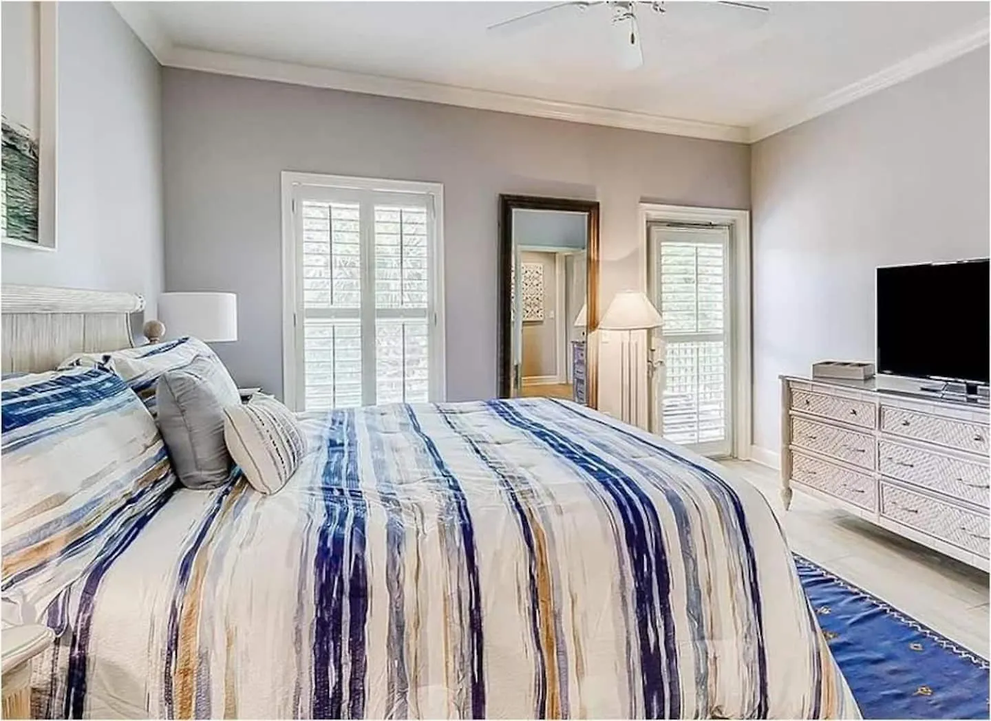 Holiday home Coligny Beach, Pools, & Shops- Few Steps Away *