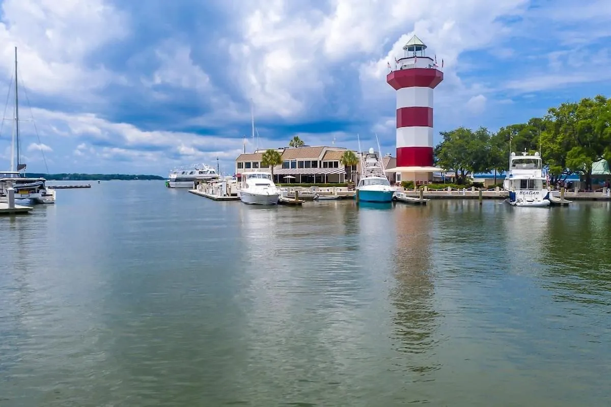 Fraser's Folly - Updated Harbour Town Holiday home *
