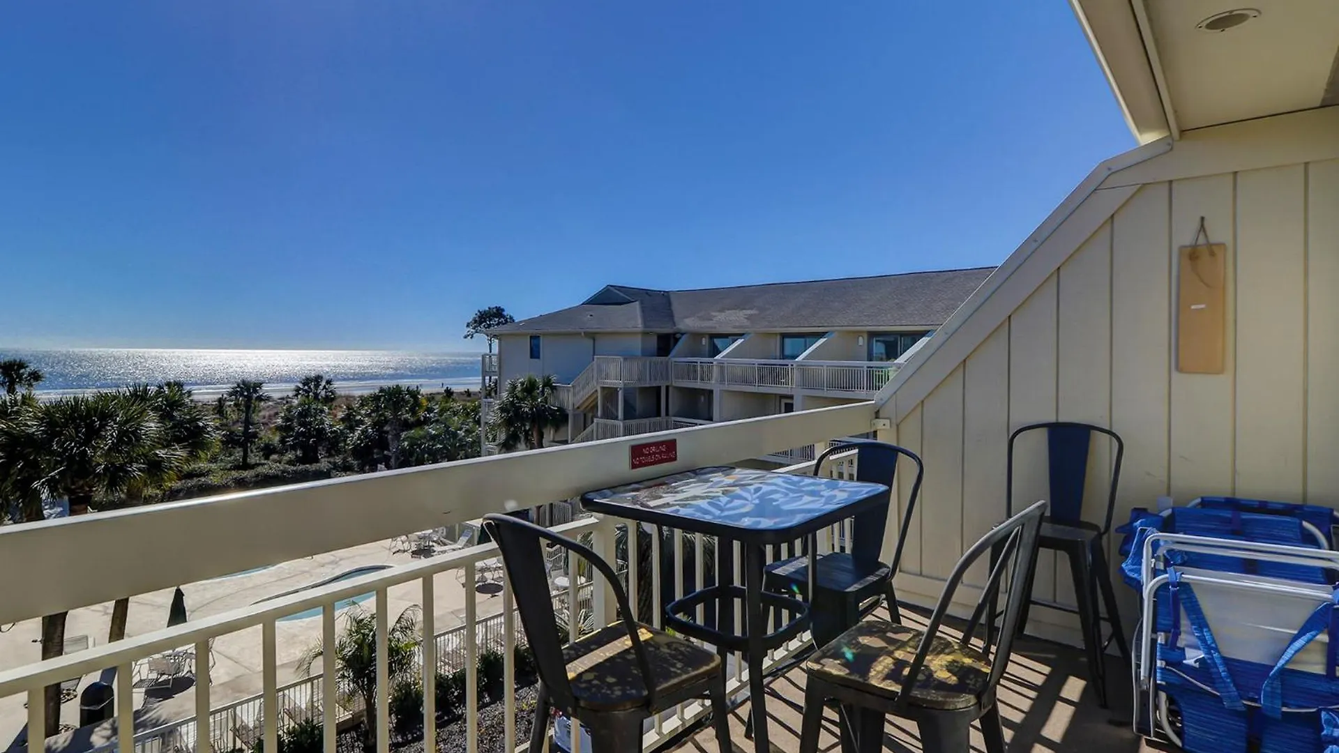 327 Breakers 1 Bedroom Oceanview Forest Holiday home