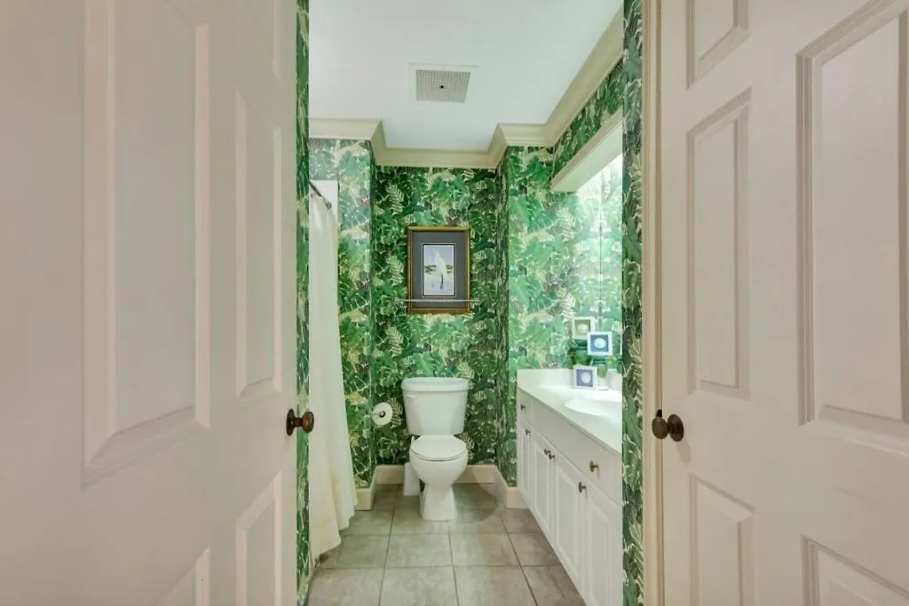 Shorenugh - Bright With Rooftop Pool Next To Coligny Plaza Apartment