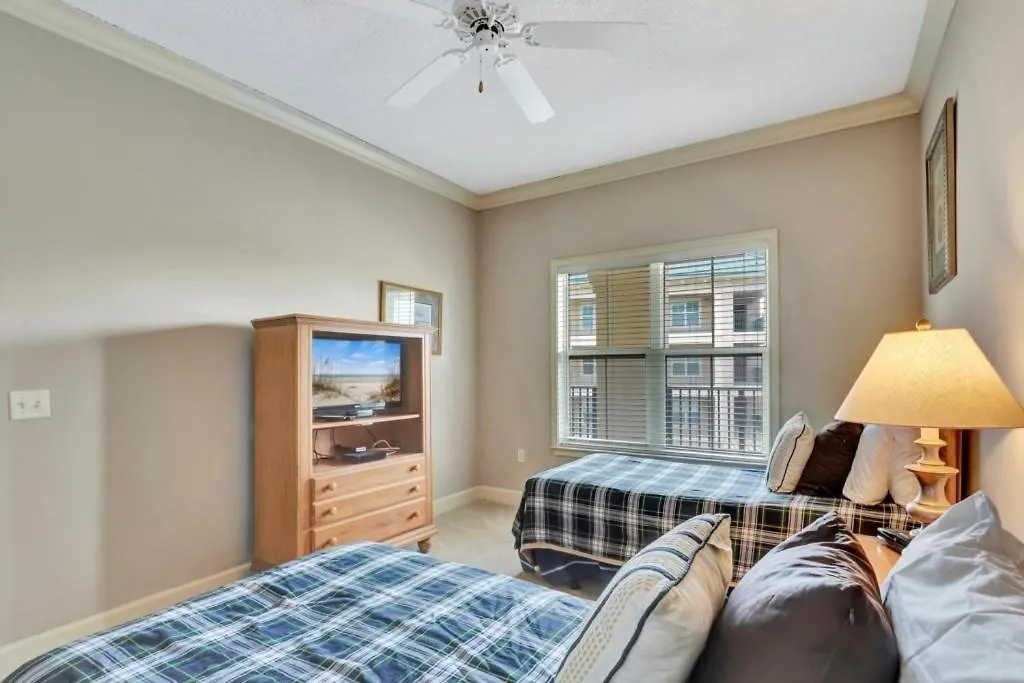 Shorenugh - Bright With Rooftop Pool Next To Coligny Plaza Apartment *