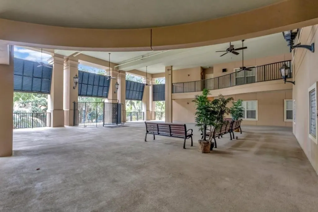 Shorenugh - Bright With Rooftop Pool Next To Coligny Plaza Apartment Hilton Head Island