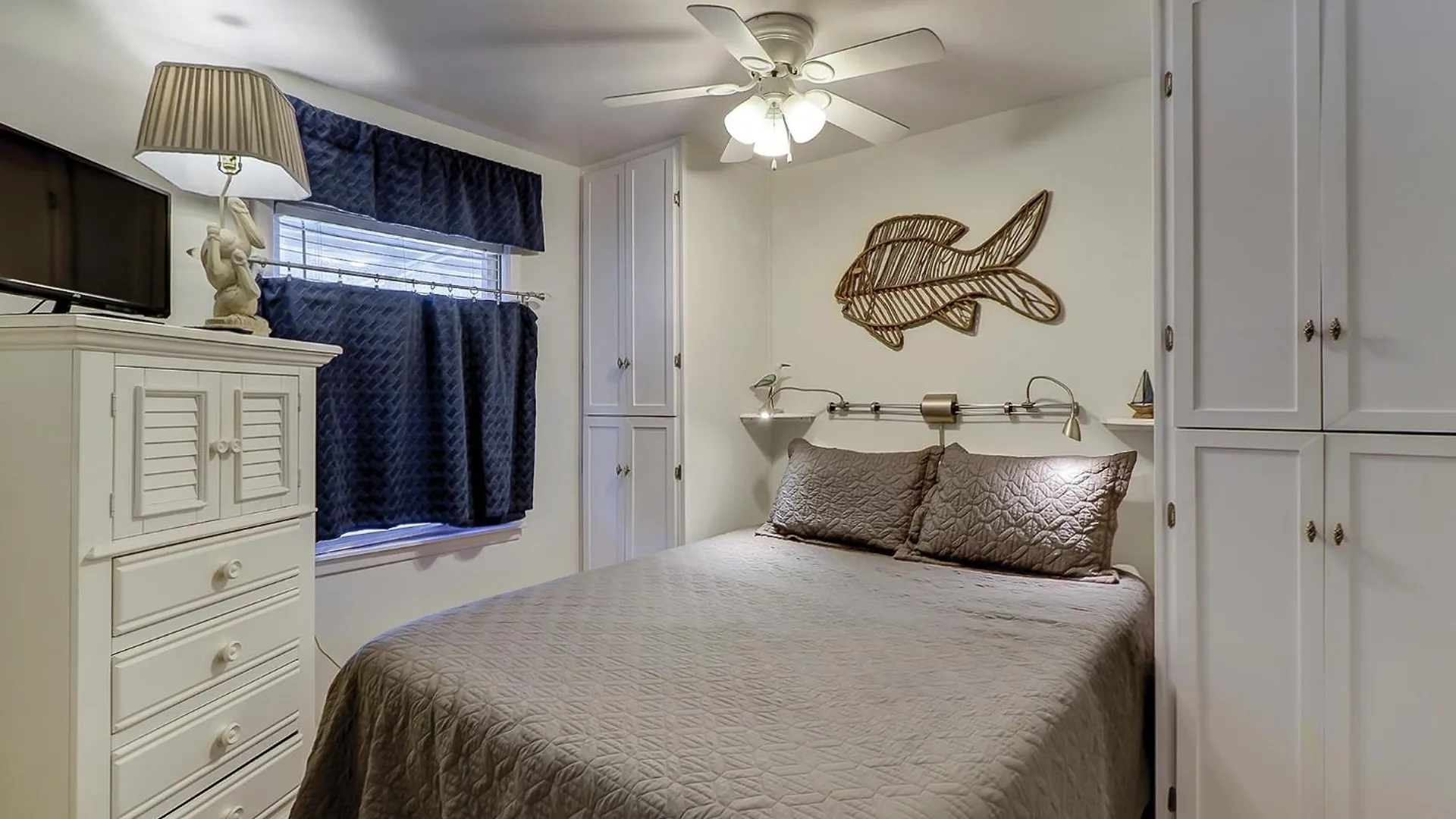 327 Breakers 1 Bedroom Oceanview Forest *