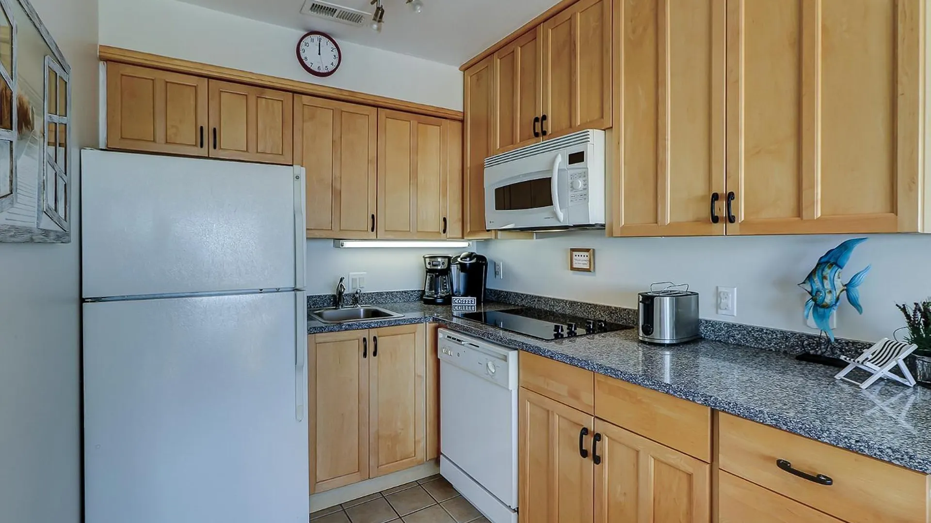 327 Breakers 1 Bedroom Oceanview Forest Holiday home *