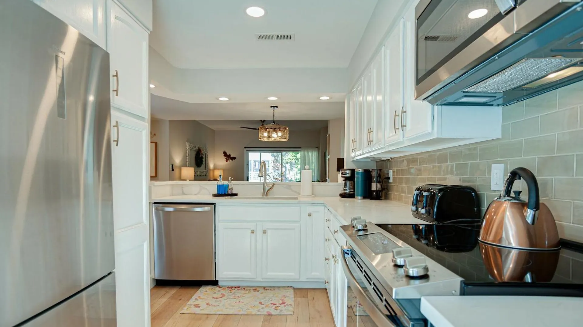 1 Lark Street 4th Row Ocean Private Pool Pet Friendly Near The Ocean, Shops & Restaurants *