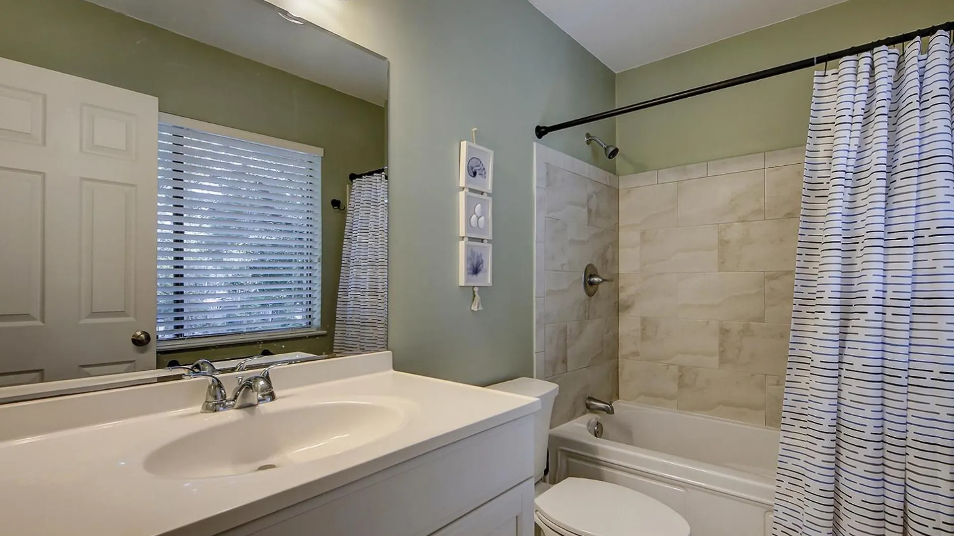 Harbourmaster 102 Villa